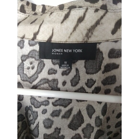 Jones New York Woman 1X Wrap Animal Print V Neck Blouse Office Party Workwear - Picture 3 of 7